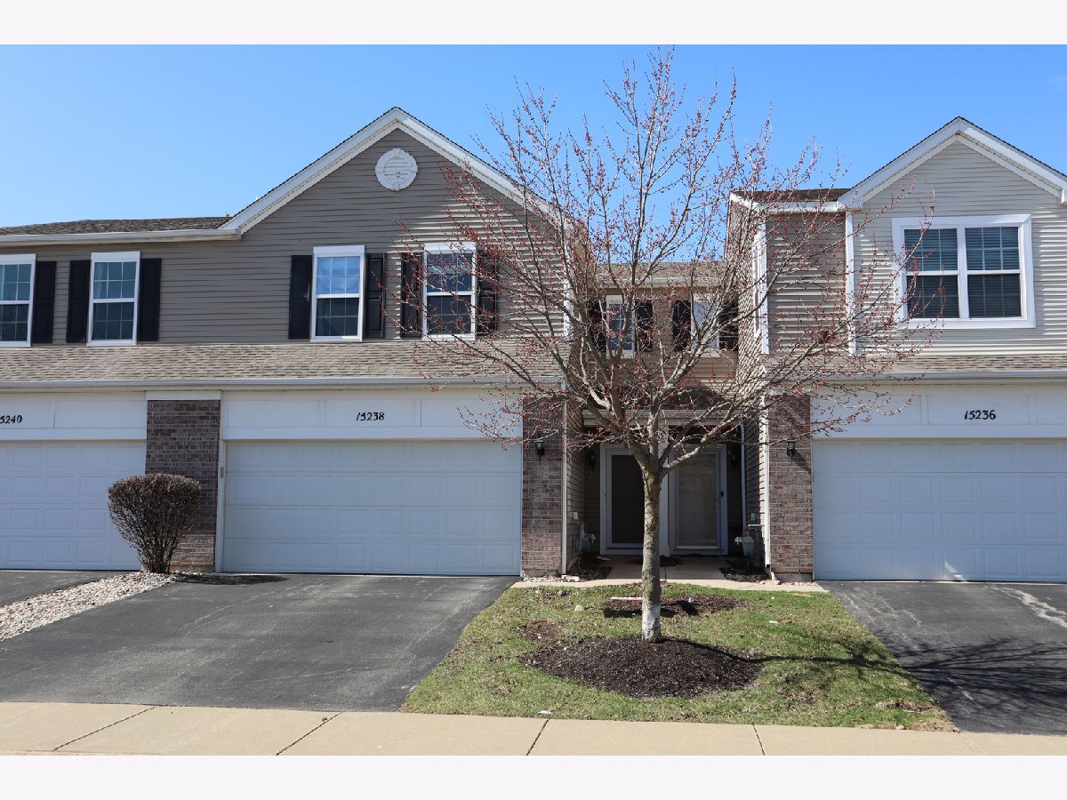 Townhomes & Homes For Sale Brookstone Springs Manhattan Illinois, 15238 Kenmare Circle