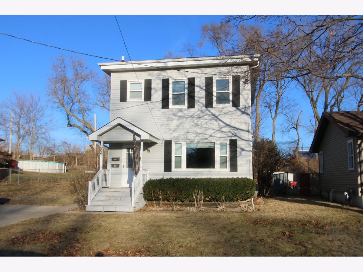  For Rent Woodstock Illinois, 609 1/2 Blakely