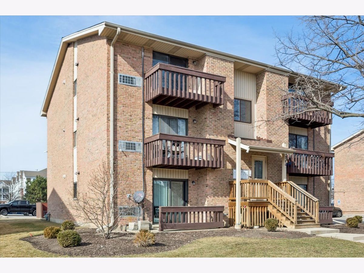  For Sale Wheeling Illinois, 266 12th Street