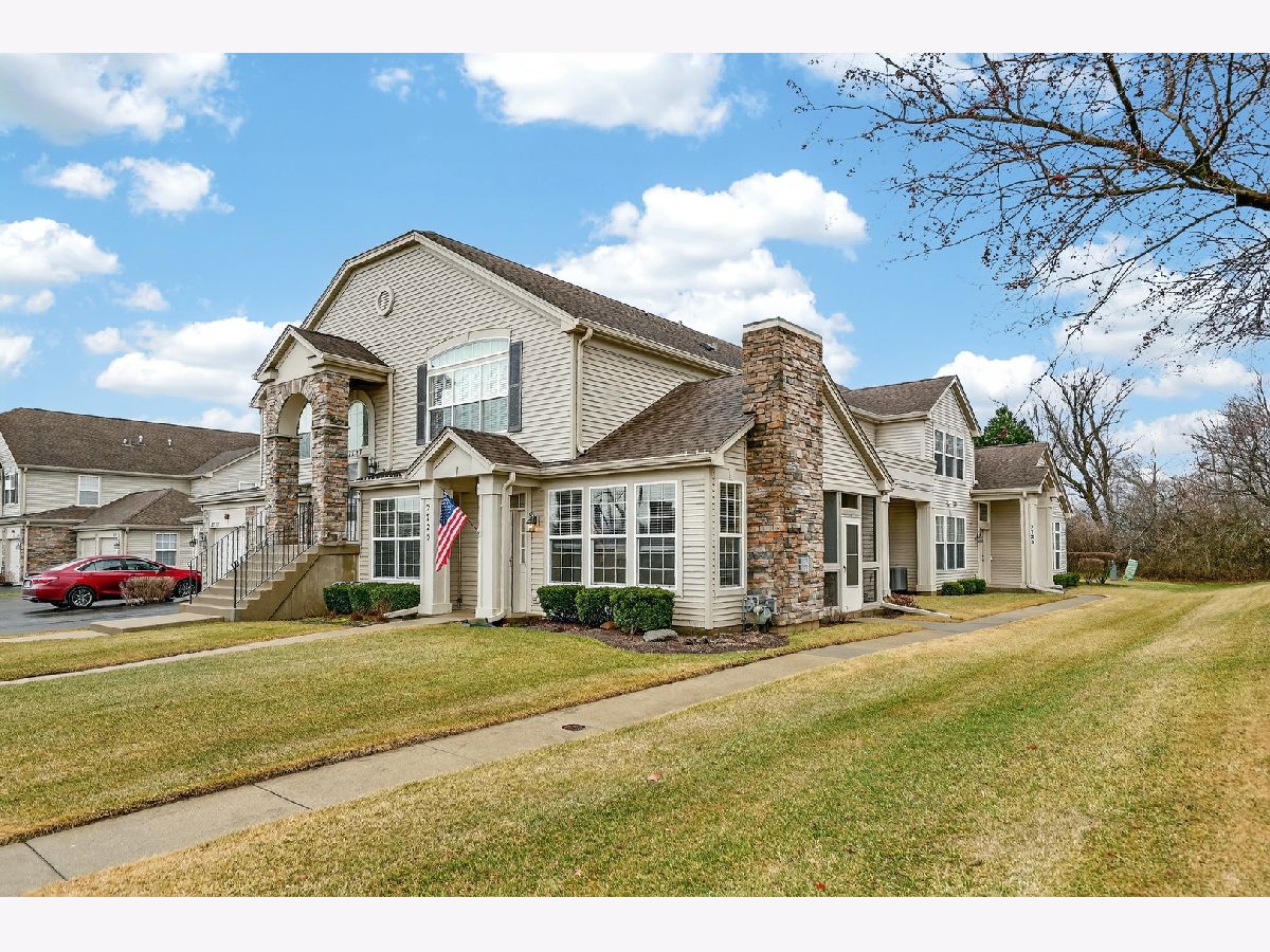  For Sale West Dundee Illinois, 2725 Acorn Court