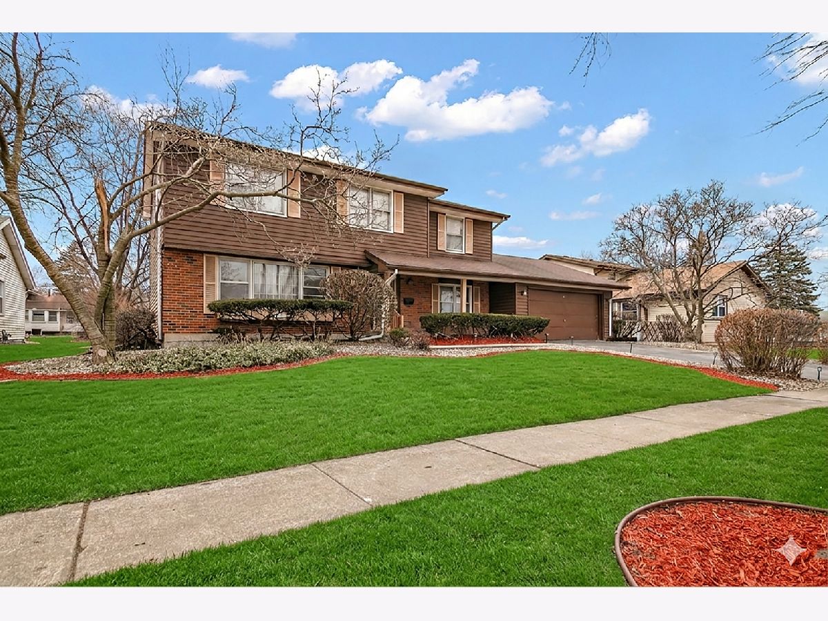  For Sale Country Club Hills Illinois, 17526 Mulberry Street