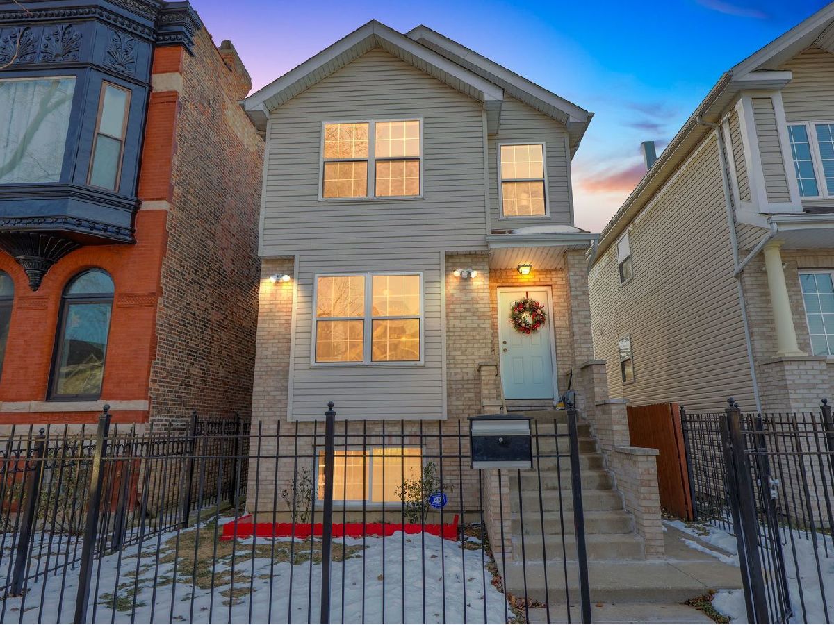  For Sale Chicago Illinois, 2753 Adams Street