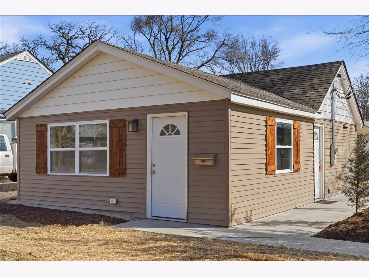  For Sale Zion Illinois, 2407 Horeb Avenue