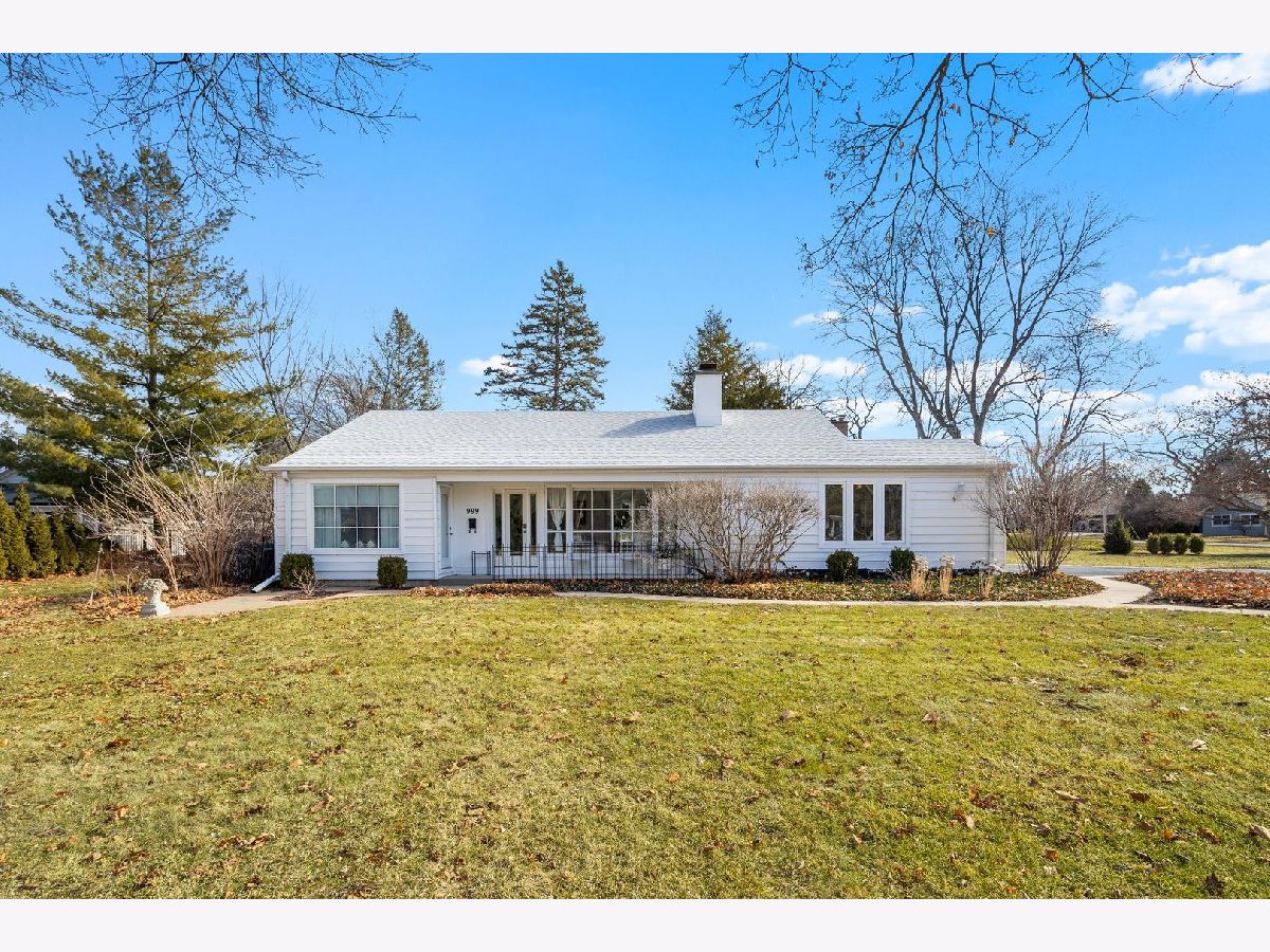  For Sale Geneva Illinois, 999 Sunset Road