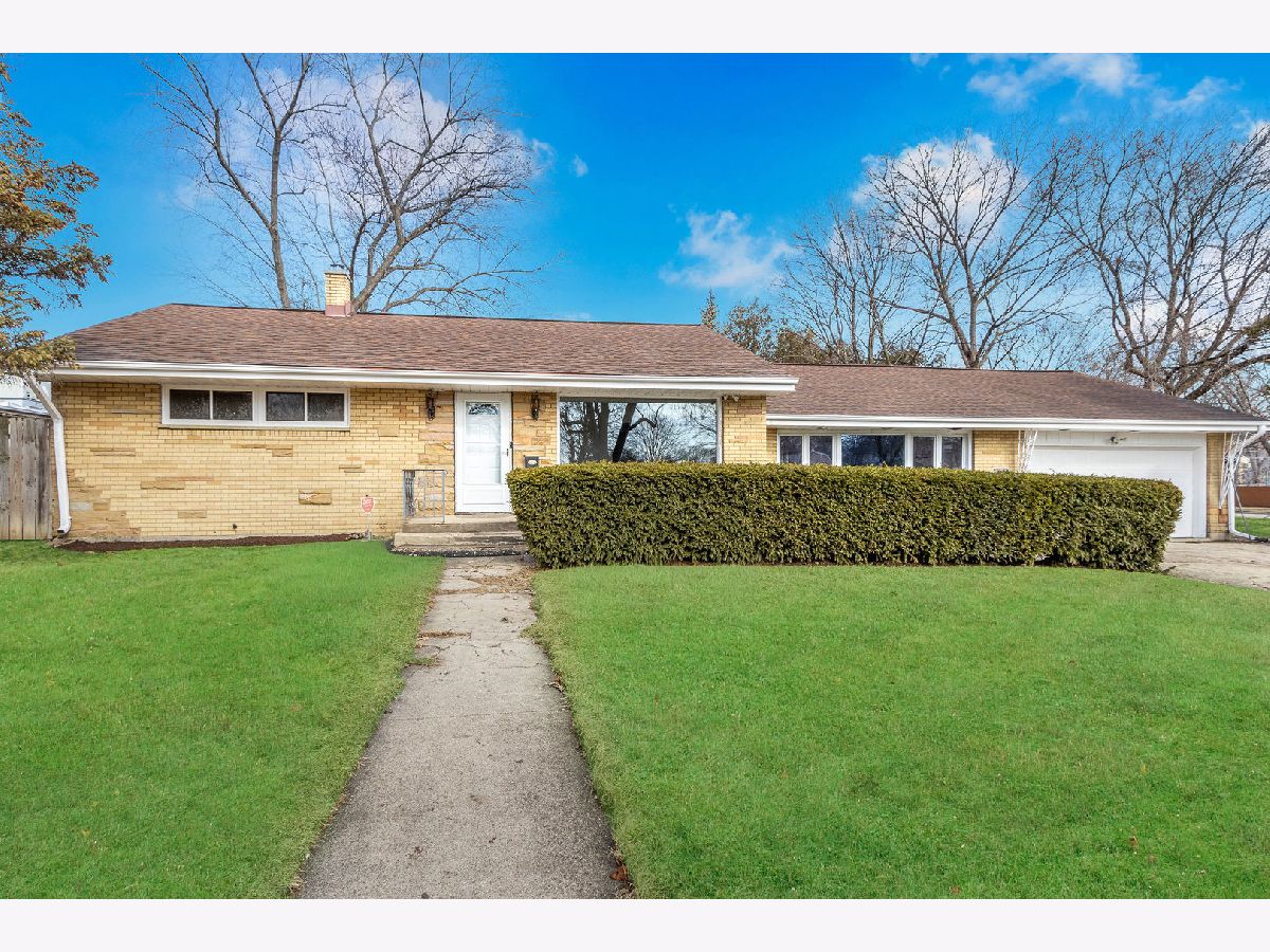  For Sale Zion Illinois, 2308 Salem Boulevard