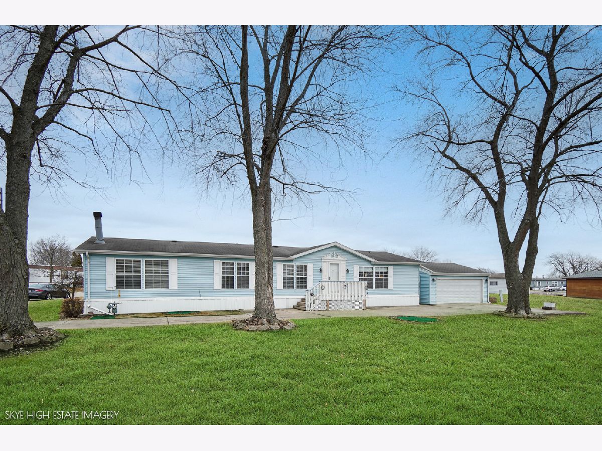  For Sale Beecher Illinois, 169 Whipporwill Drive