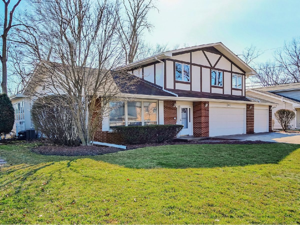  For Sale Mount Prospect Illinois, 1903 Hopi Lane