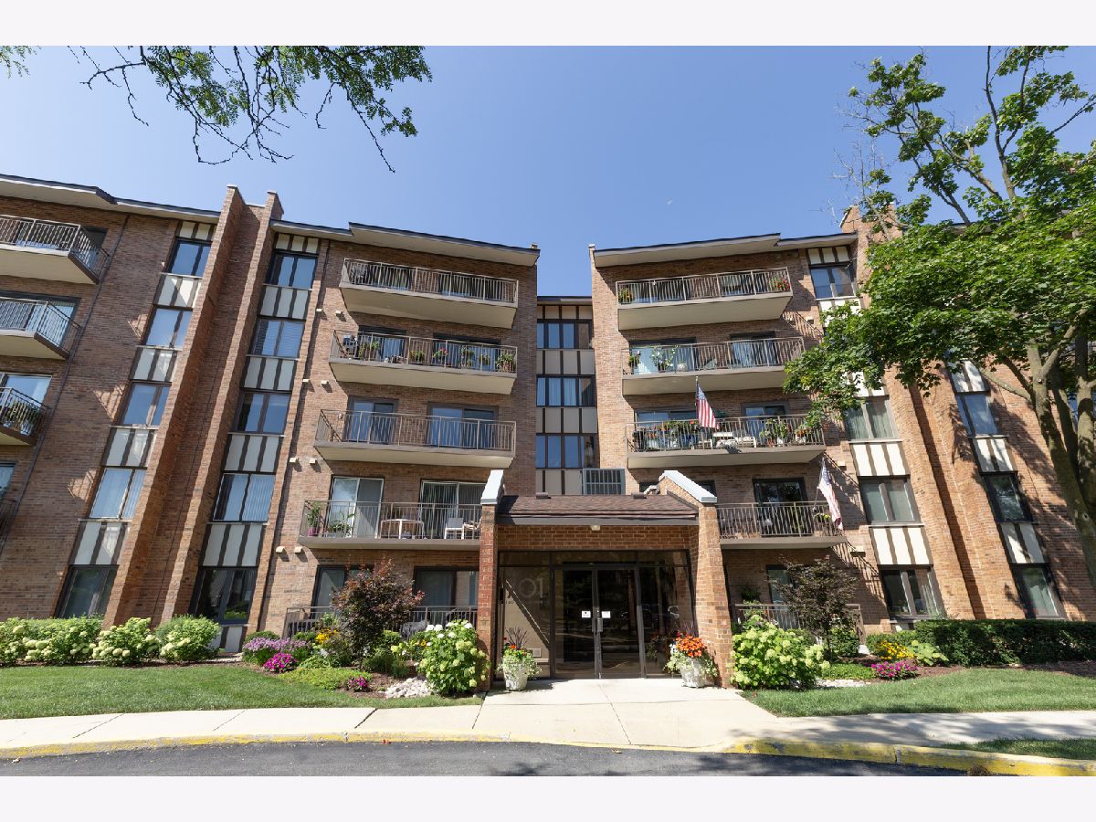  For Sale Willowbrook Illinois, 701 Lake Hinsdale Drive