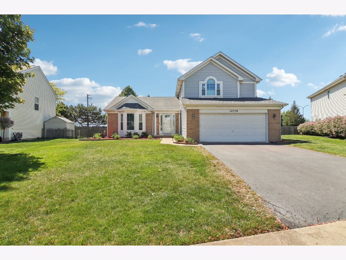 Homes & Townhomes & Condos For Sale Heritage Meadows Plainfield Illinois, 24339 Apple Tree Lane