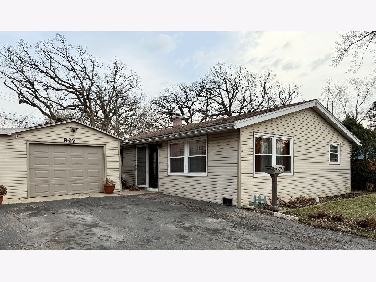  For Sale Carpentersville Illinois, 827 Monroe Avenue