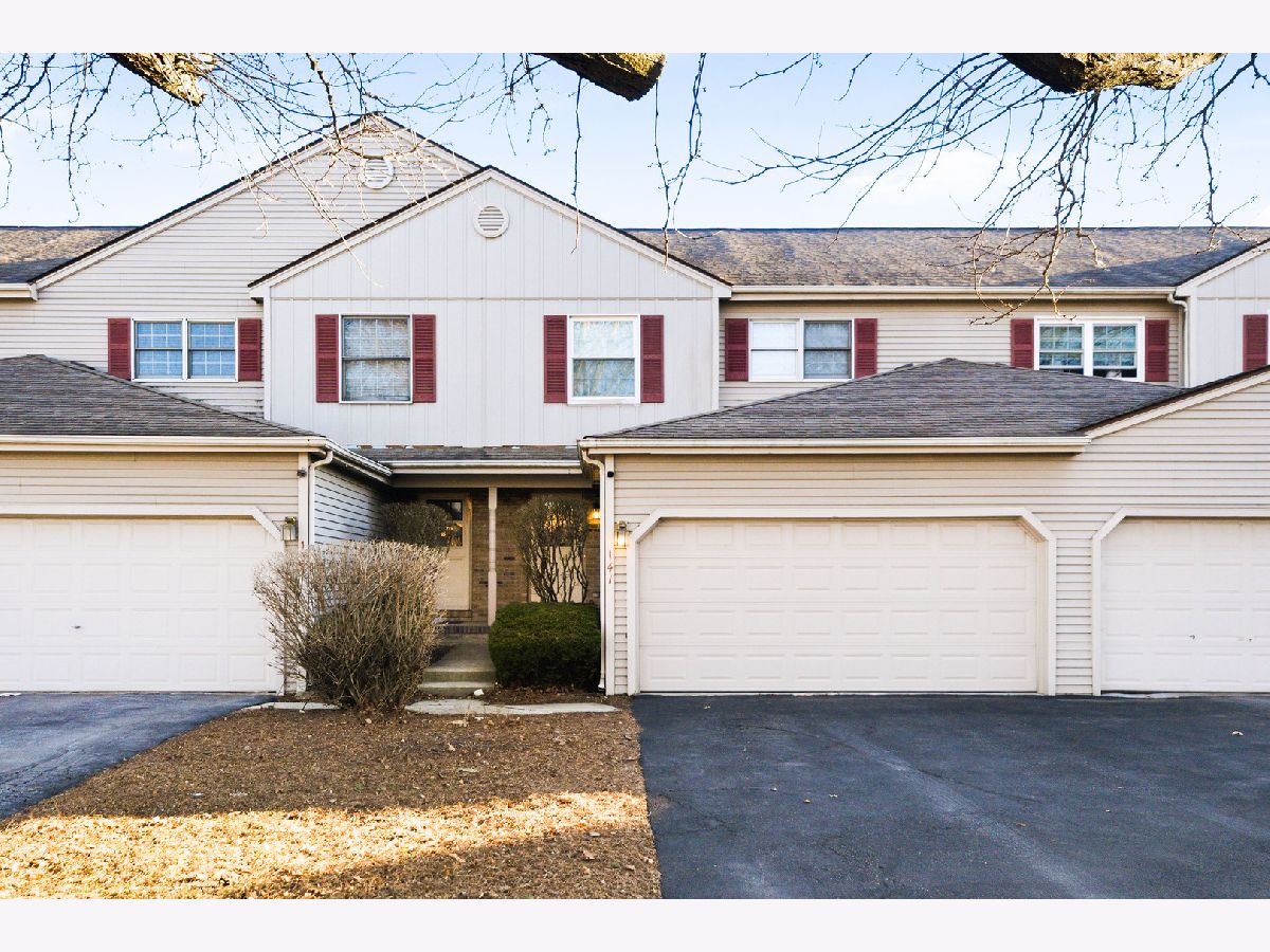  For Sale Bolingbrook Illinois, 141 Robinhood Way