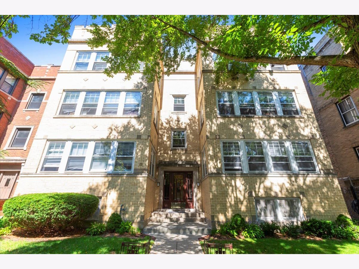  Rented Evanston Illinois, 811 Dobson