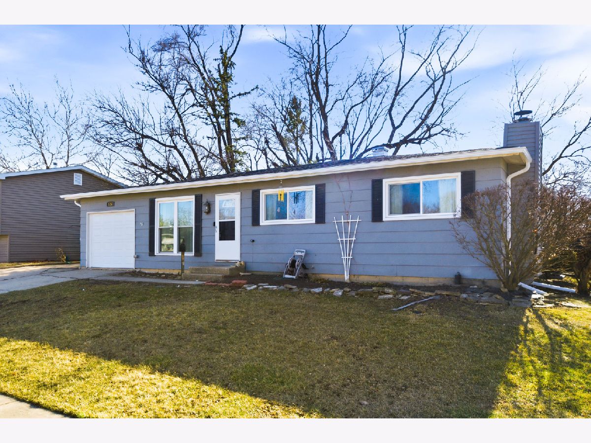  For Sale Streamwood Illinois, 425 Walnut Drive