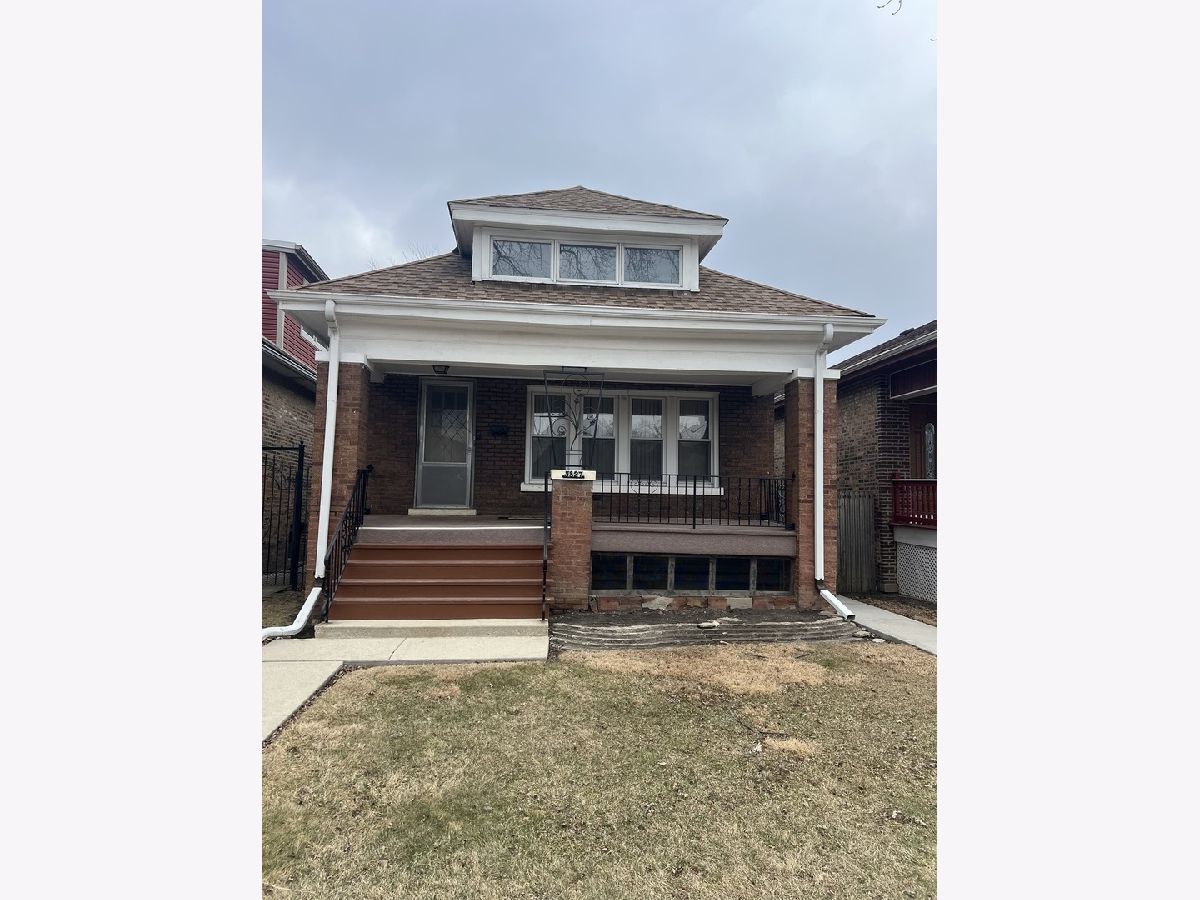  For Sale Chicago Illinois, 5827 Spaulding Avenue