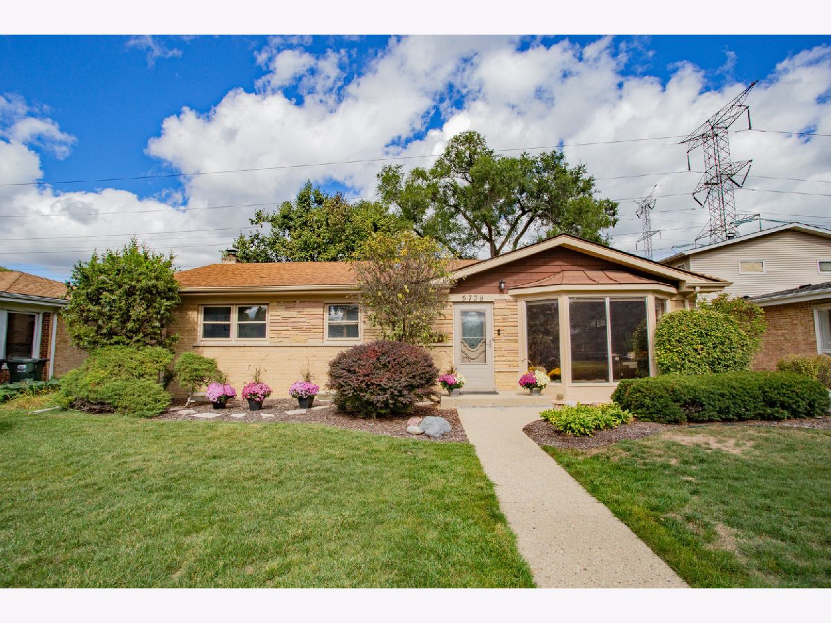  For Sale Morton Grove Illinois, 5738 Lyons Street