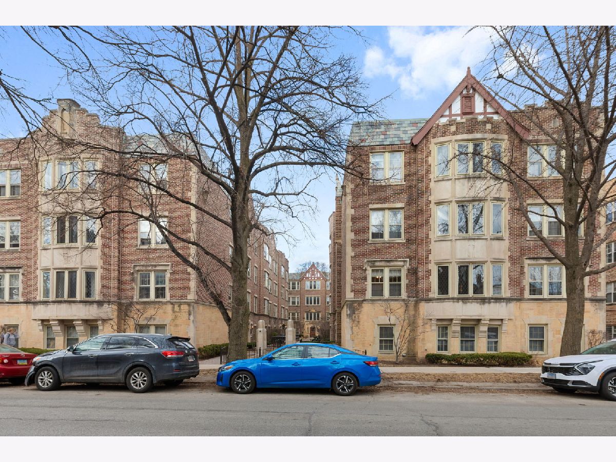 Condominiums For Sale Lions Gate Condominiums Oak Park Illinois, 1118 Washington Boulevard