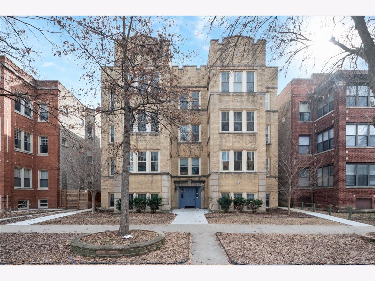  For Sale Chicago Illinois, 2751 Giddings Street