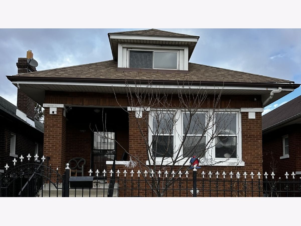  For Sale Chicago Illinois, 5839 Sacramento Avenue