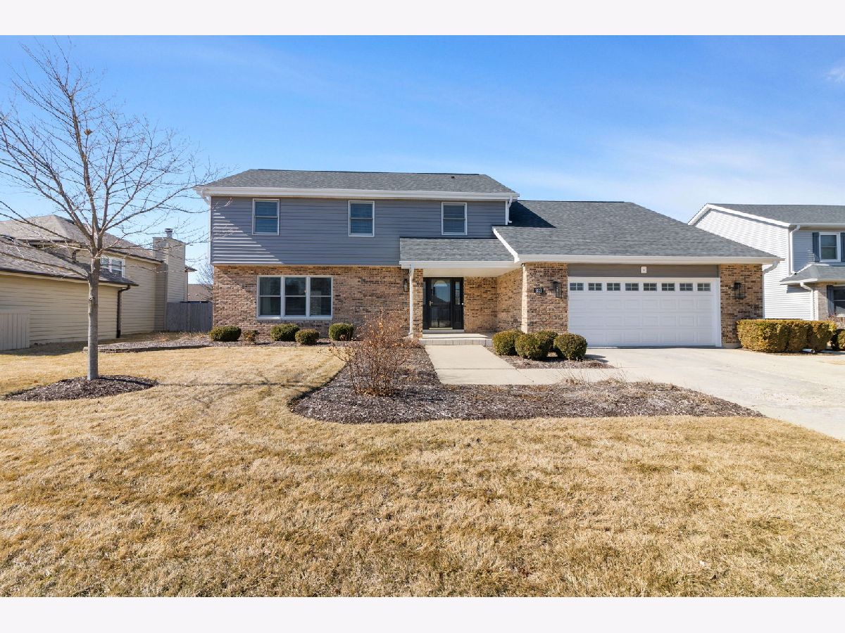  For Sale Shorewood Illinois, 303 Westwood Drive