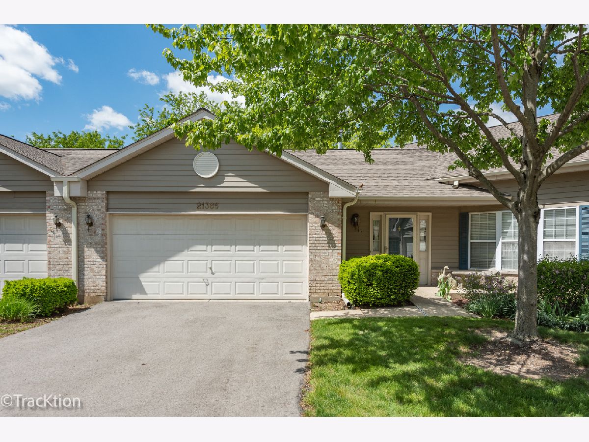 Townhomes & Condos & Homes For Sale Carillon Plainfield Illinois, 21365 Silktree Circle