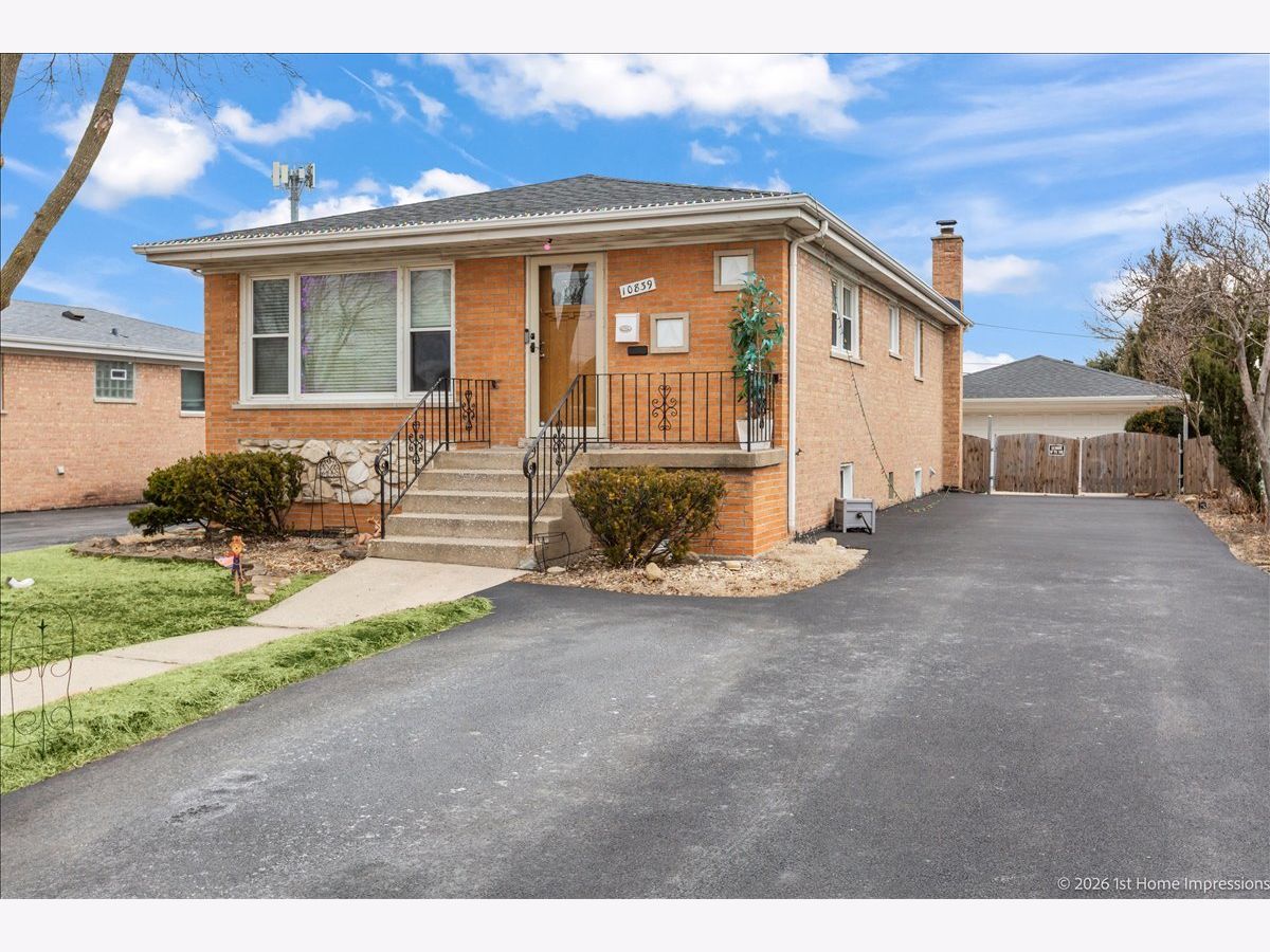  For Sale Chicago Ridge Illinois, 10839 Major Avenue
