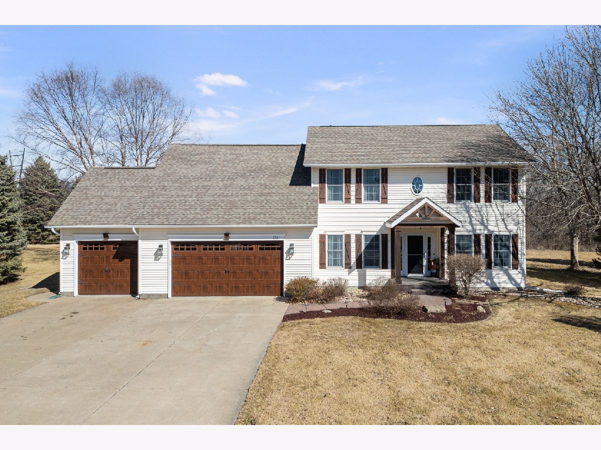  For Sale Blue Grass Iowa, 12381 71st Avenue