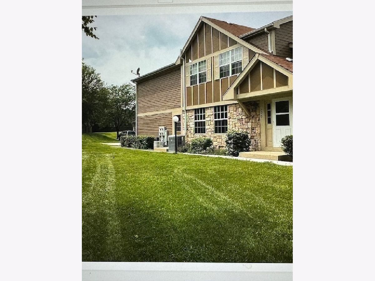  For Sale Vernon Hills Illinois, 105 Maplewood Drive