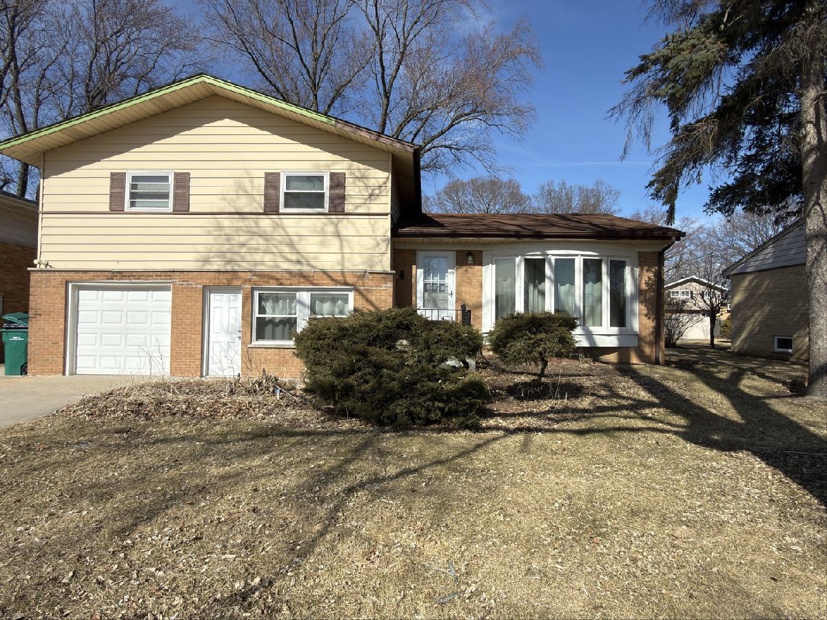  For Sale Buffalo Grove Illinois, 10 Linden Avenue