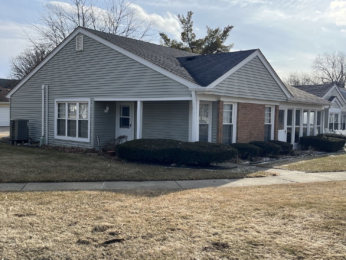  For Sale Fox Lake Illinois, 7202 Oxford Circle