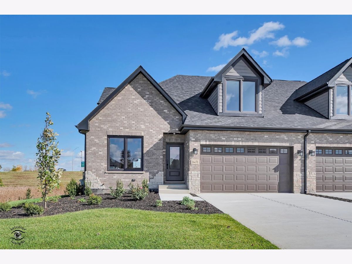  For Sale Lemont Illinois, 16441 Kayla Drive