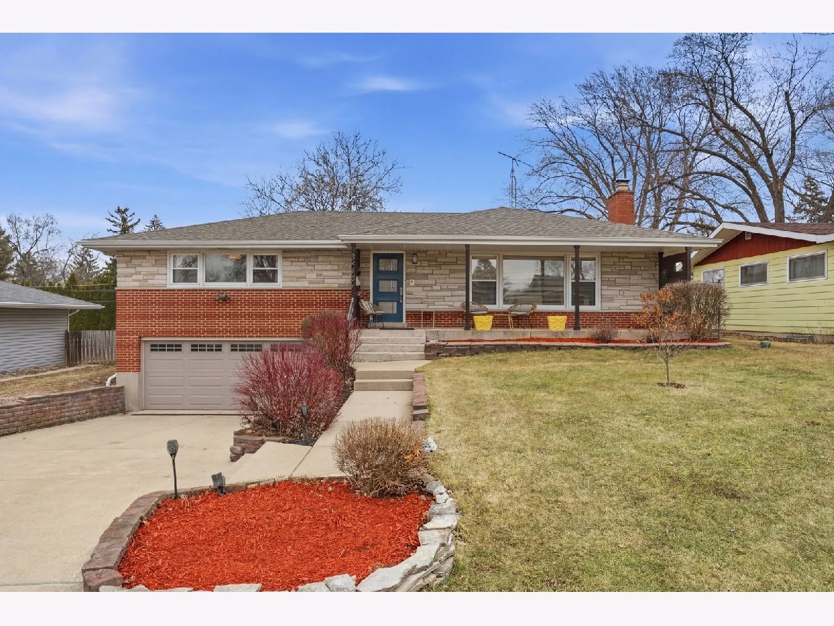  For Sale Mchenry Illinois, 34757 Iroquois Trail