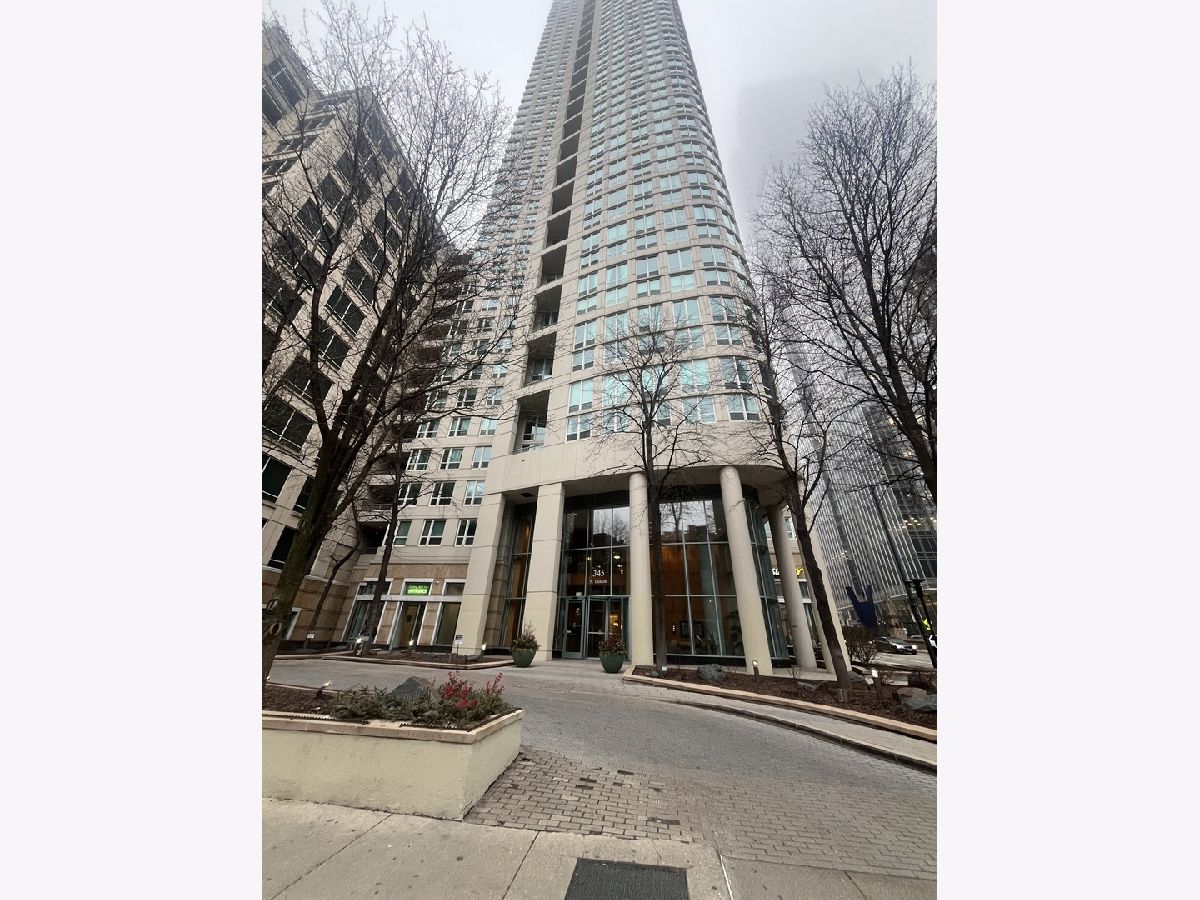 Condominiums Rented The Sterling Chicago Illinois, 345 La Salle