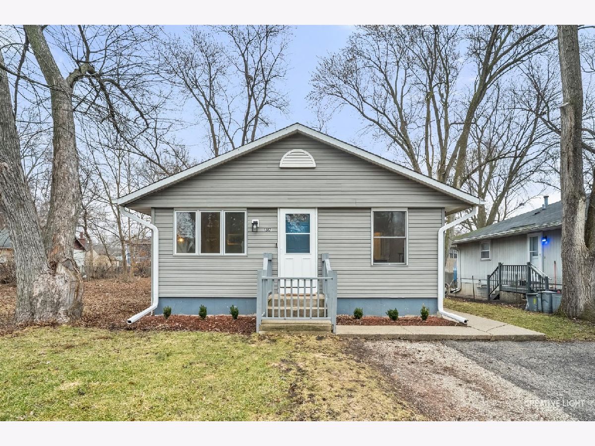  For Sale Round Lake Beach Illinois, 1317 Walnut Drive