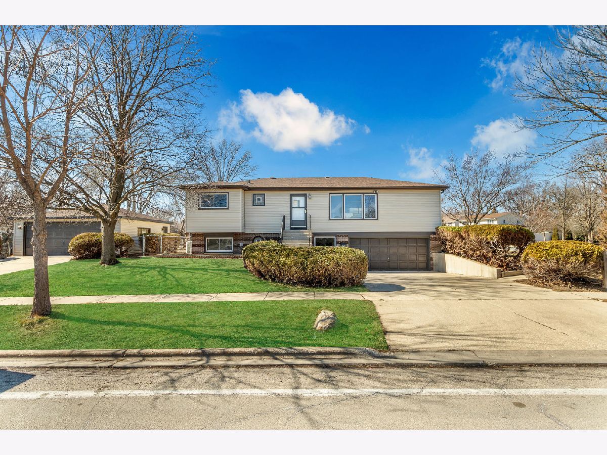 Homes For Sale Timbercrest Schaumburg Illinois, 426 Cedarcrest Drive