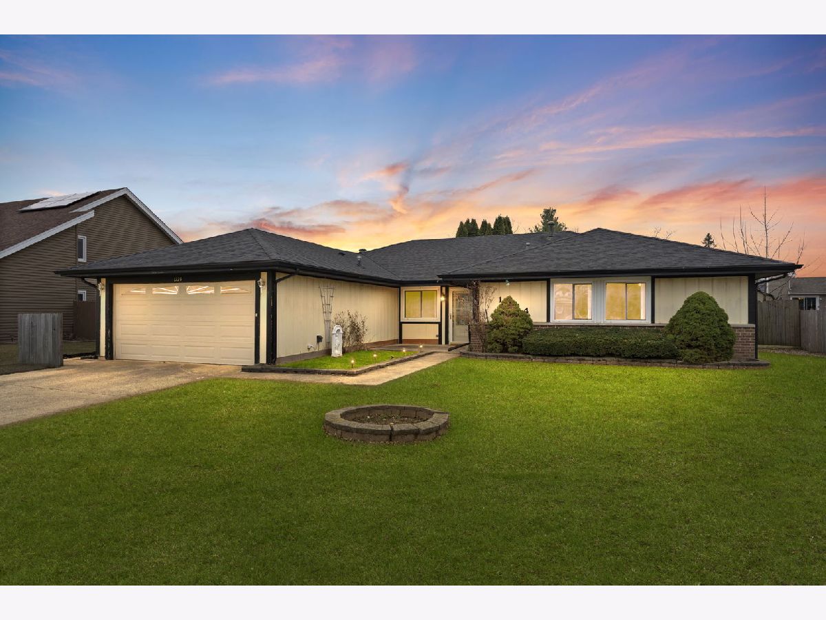  For Sale Hanover Park Illinois, 1224 Hialeah Lane