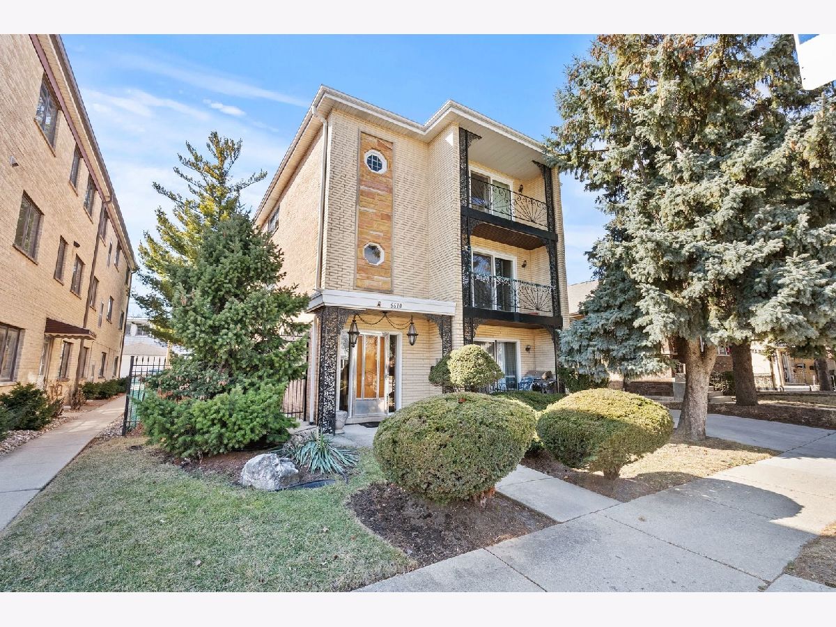  For Sale Chicago Illinois, 6610 Northwest Highway