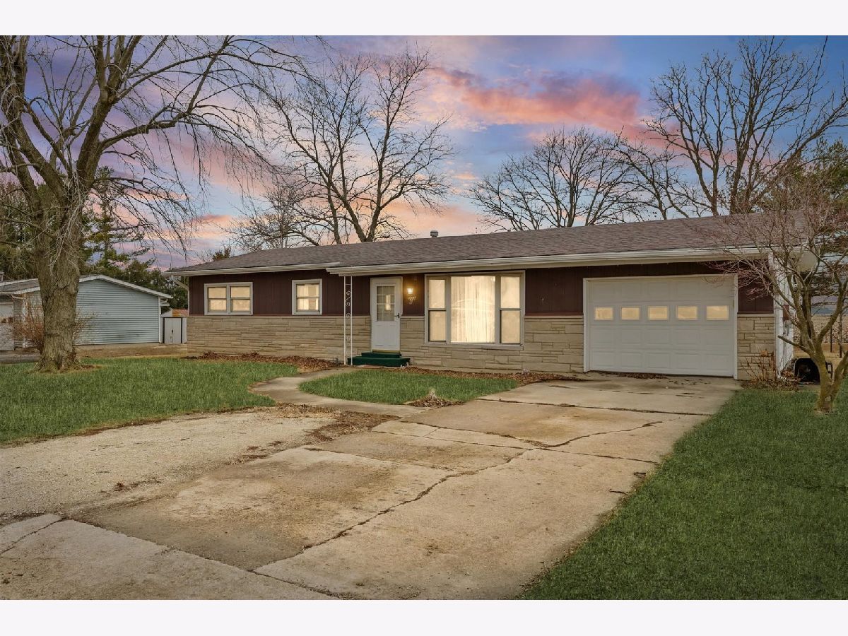  For Sale Cissna Park Illinois, 212 7th Street