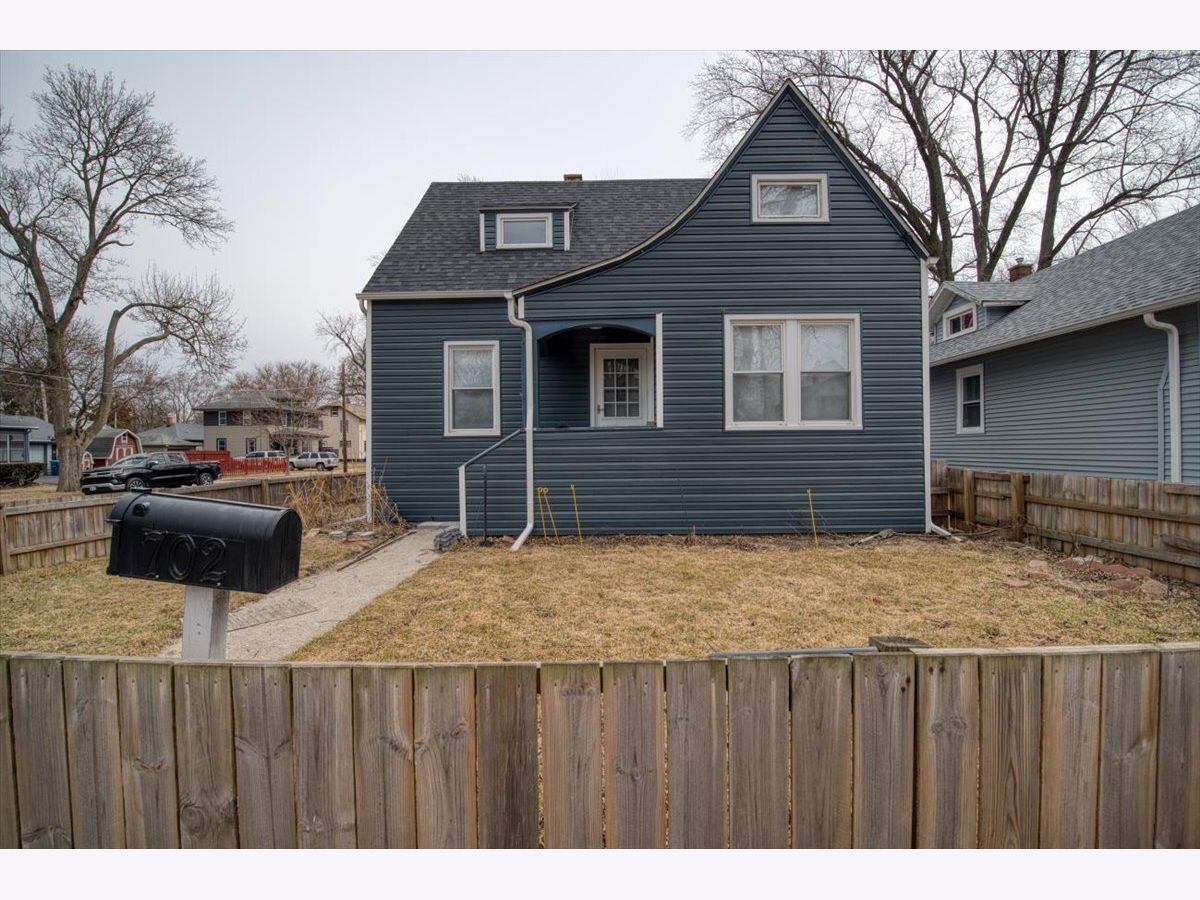  For Rent Aurora Illinois, 702 Jackson