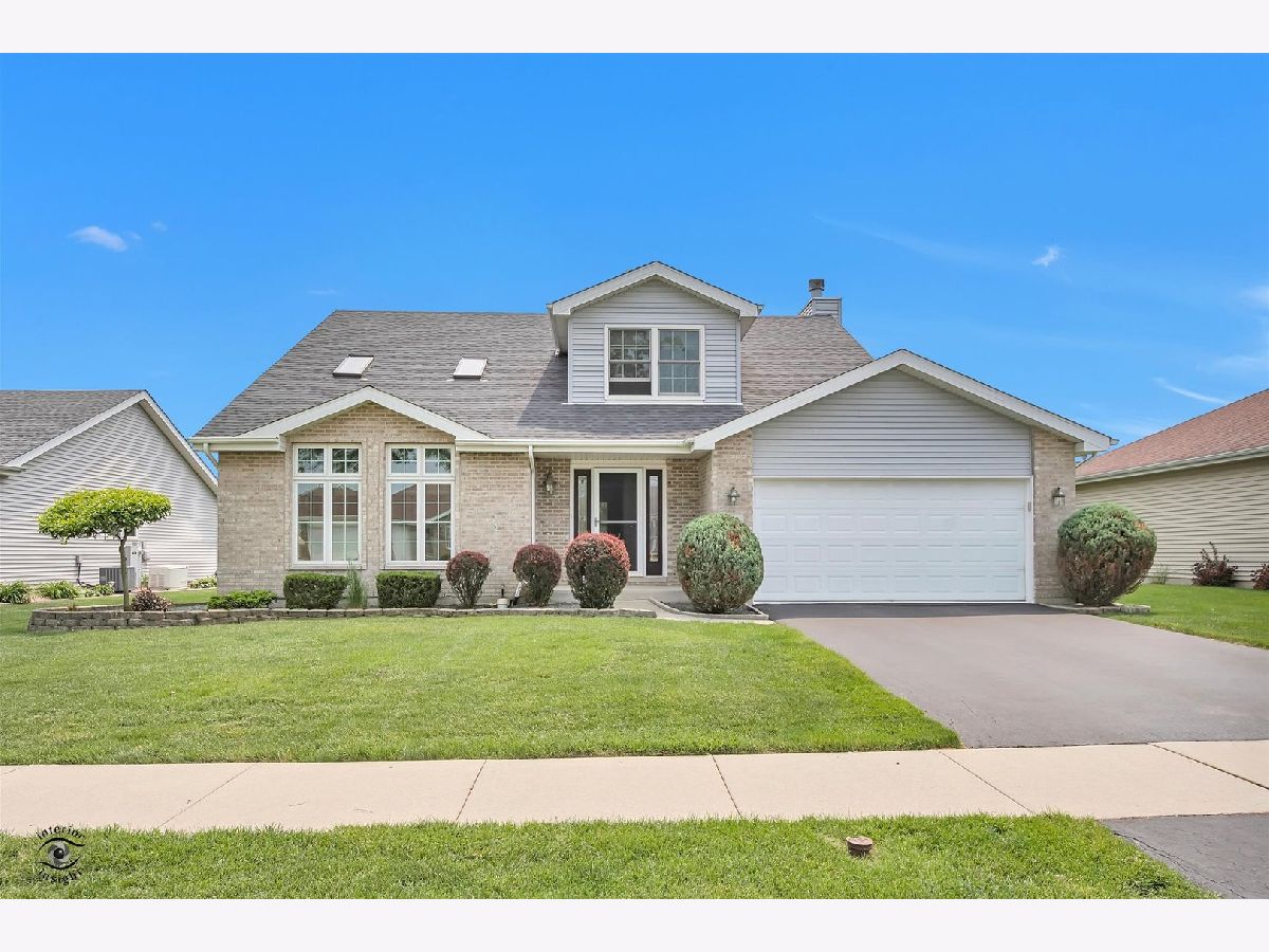 Homes & Townhomes For Sale Hunters Chase Beecher Illinois