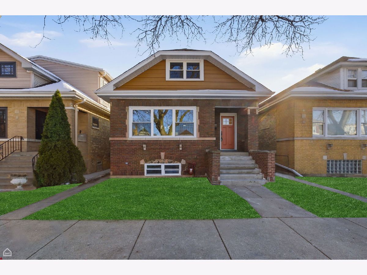  For Sale Chicago Illinois, 5525 Berenice Avenue