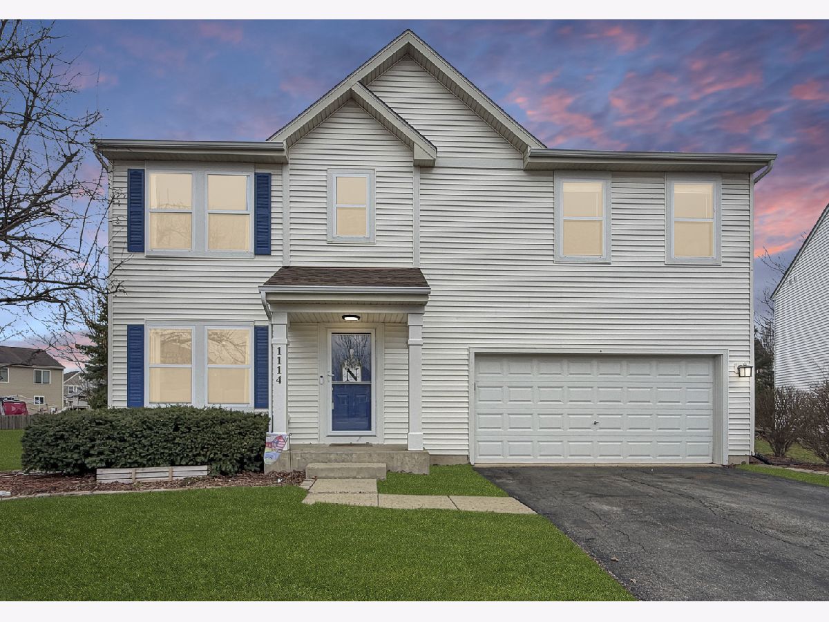 Townhomes & Condos & Homes Sold Cambridge Lakes Pingree Grove Illinois, 1114 Port Royal