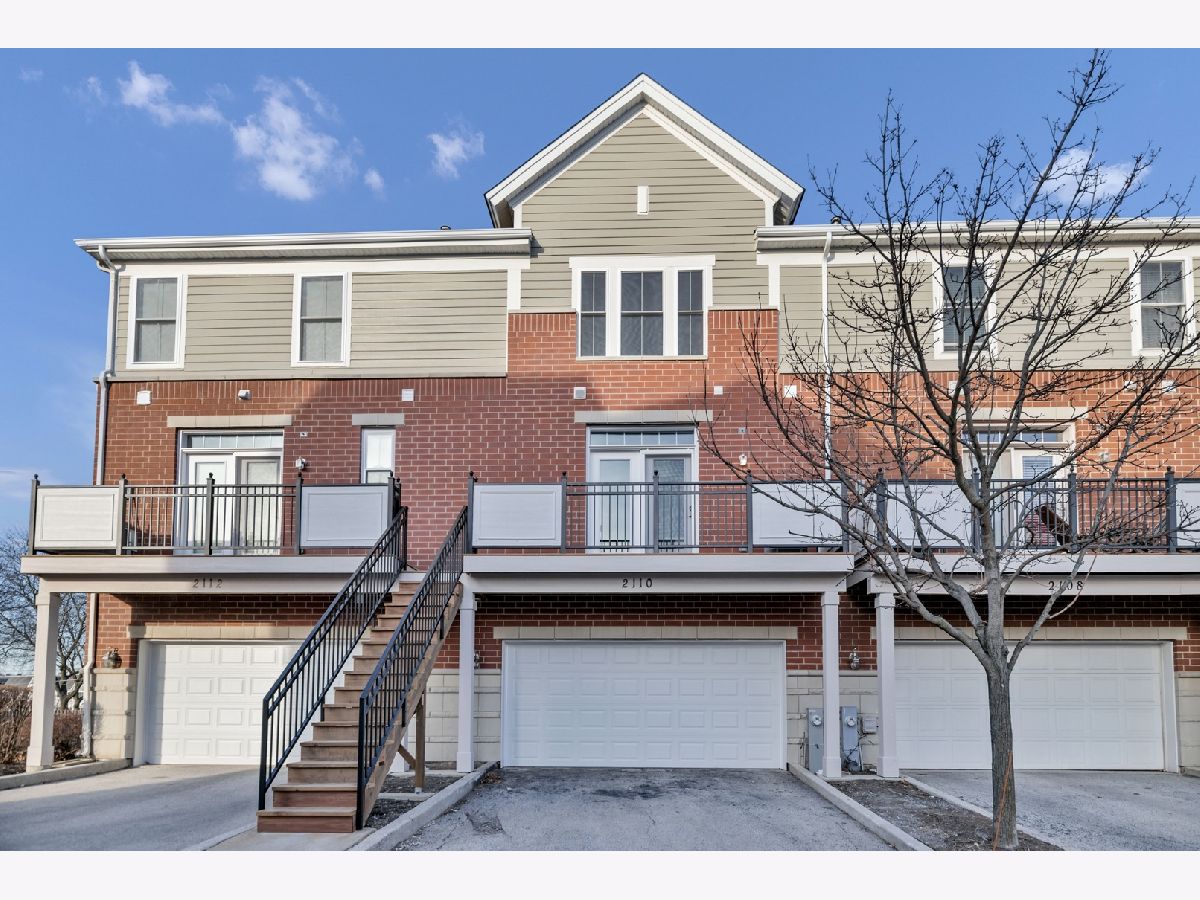 Townhomes For Sale Arlington Reserve Arlington Heights Illinois, 2110 Crambourne Way