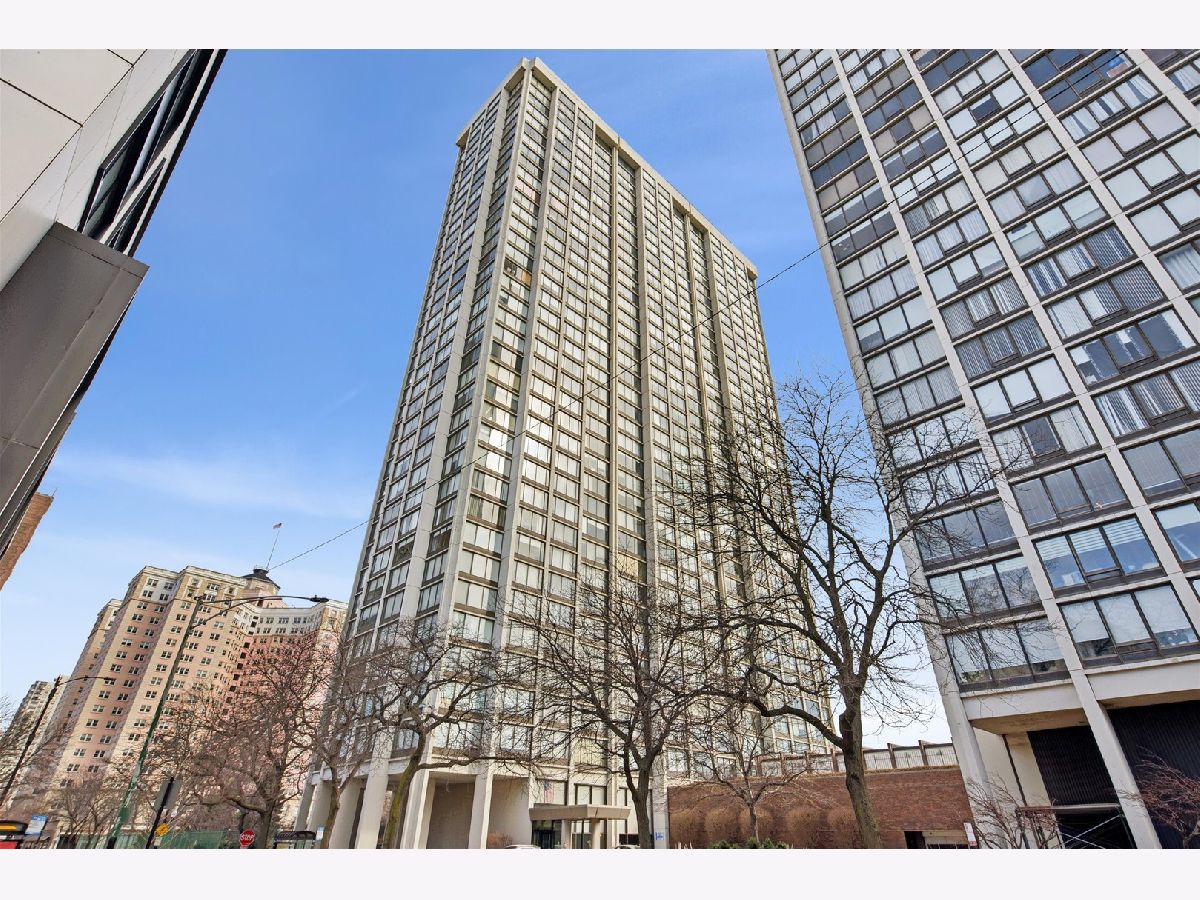 Condominiums For Sale Edgewater Plaza Chicago Illinois, 5455 Sheridan Road