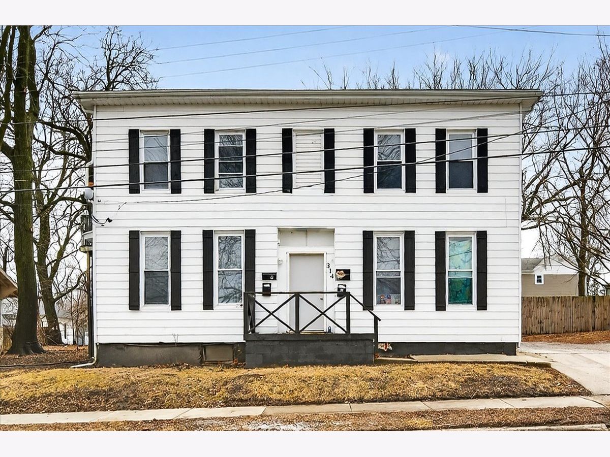 Homes & Condos & Townhomes For Sale Miller Park Bloomington Illinois, 314 Wood Street