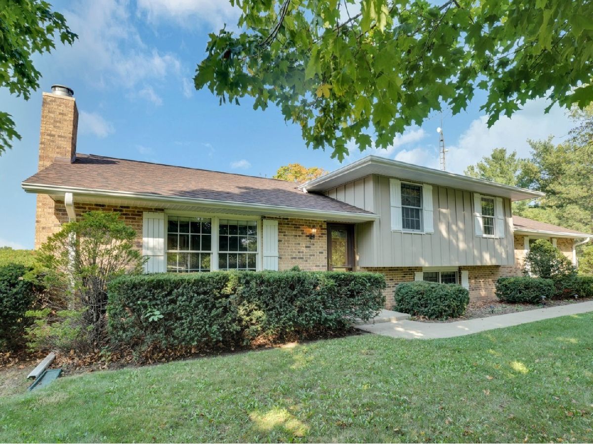  For Sale Woodstock Illinois, 3303 Vermont Road