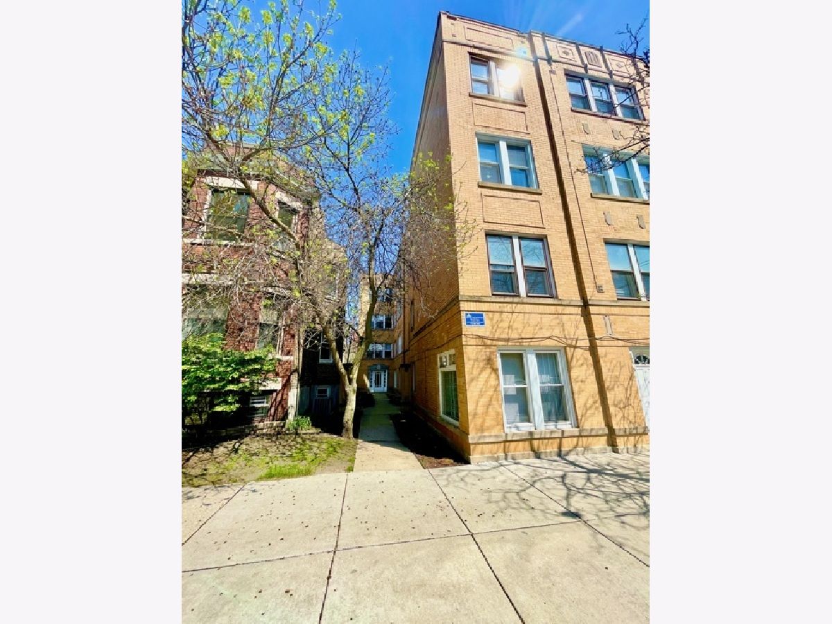  Rented Chicago Illinois, 3915 Southport