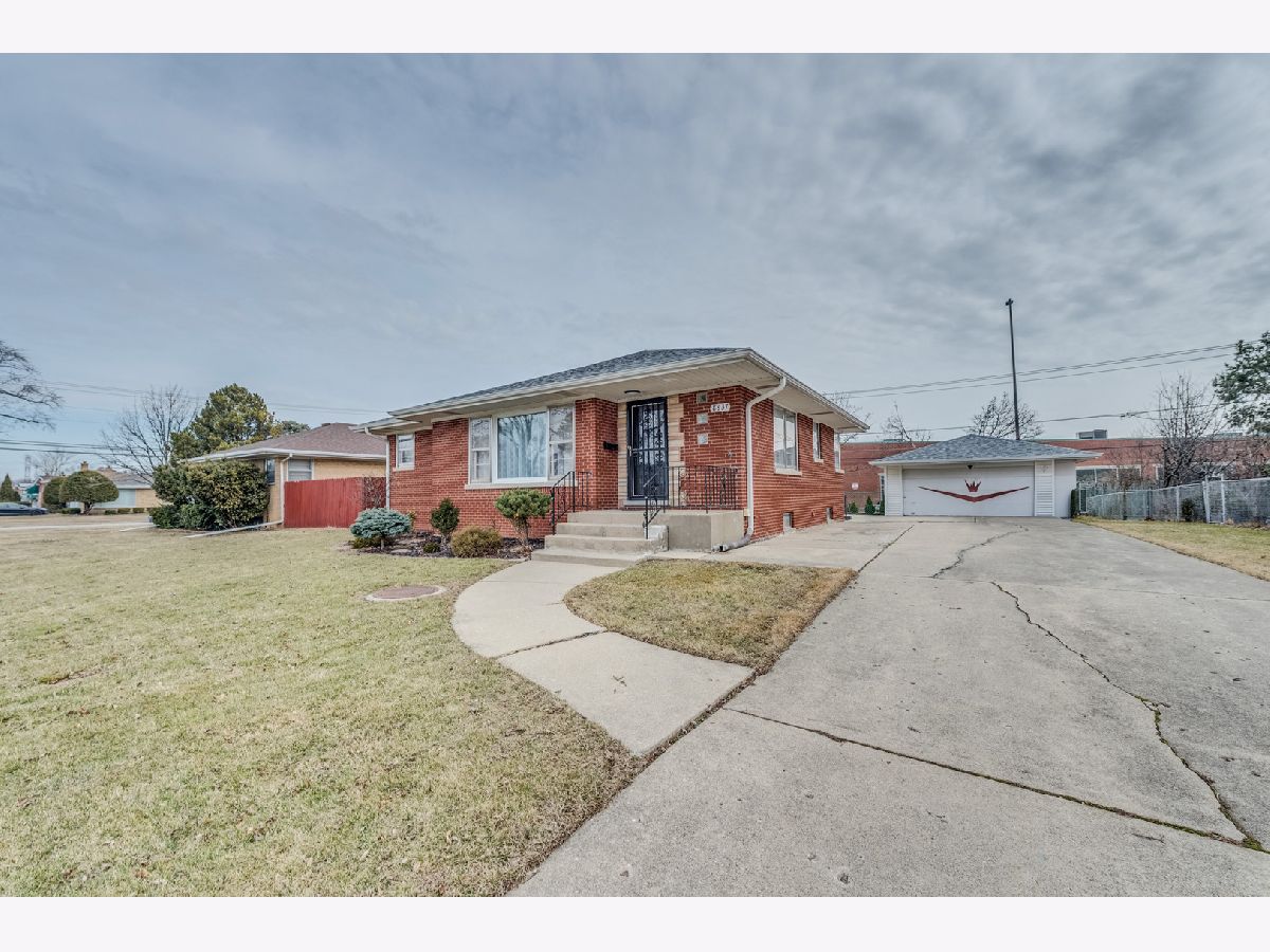  For Sale Morton Grove Illinois, 8837 Oketo Avenue