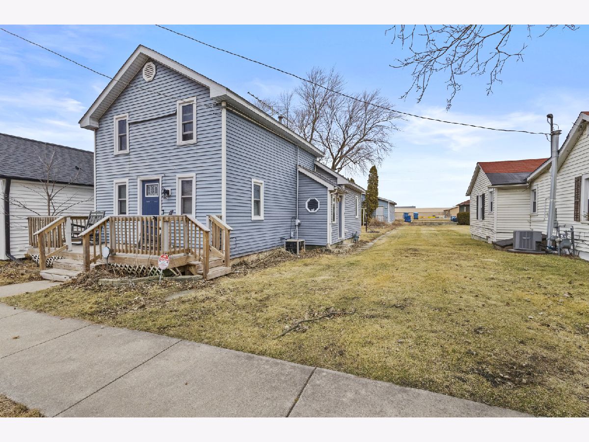  For Sale Grant Park Illinois, 207 Taylor Street