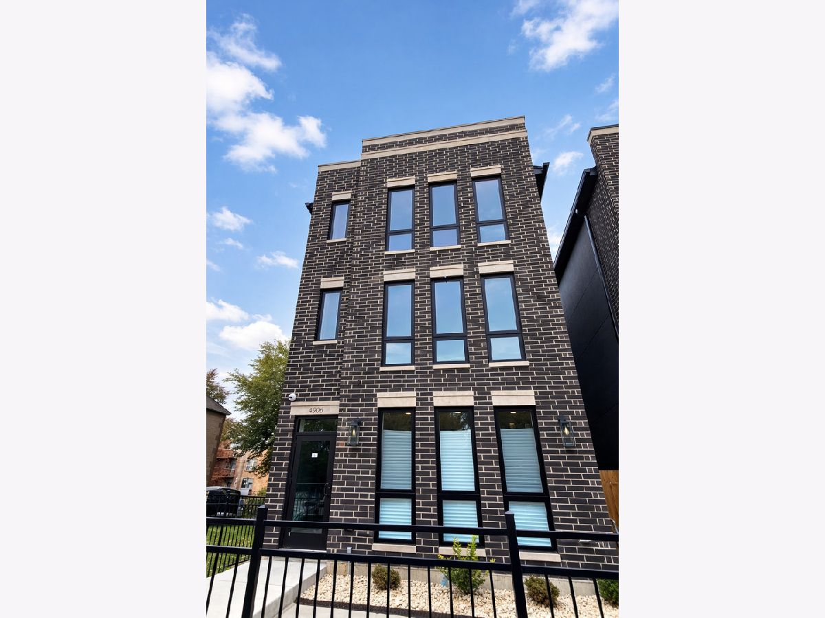  For Sale Chicago Illinois, 4906 Saint Lawrence Avenue