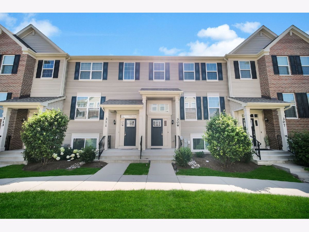 Townhomes & Homes For Sale Southbury Oswego Illinois, 309 Lakeshore Drive